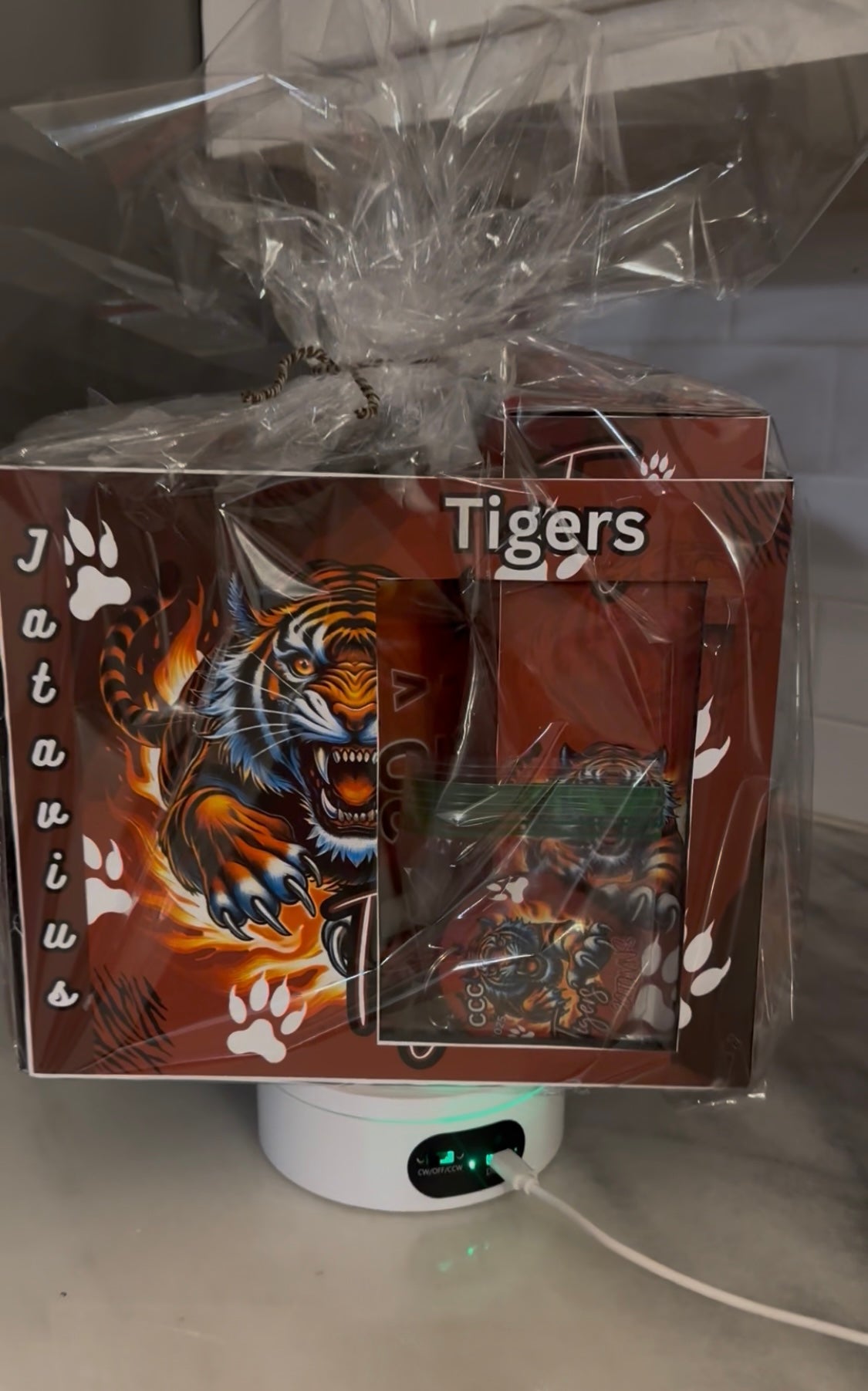 CUSTOM GIFT BOX (CHOOSE A THEME)